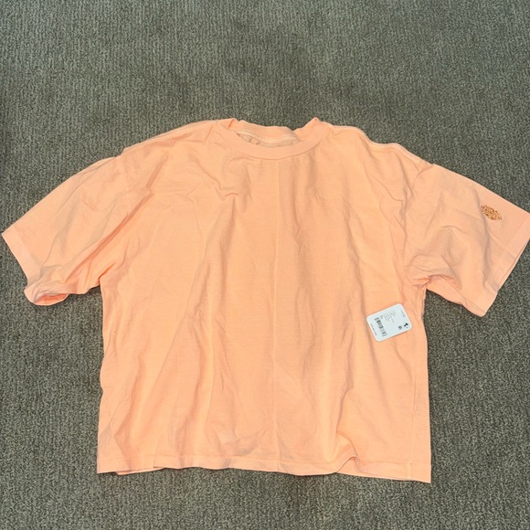 NWT FREE PEOPLE TACKLE TEE - XS pastel peach - Picture 3 of 4